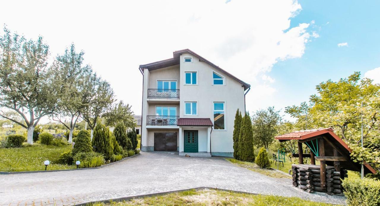 Fazenda Raiter Hotel Briukhovychi Exterior photo